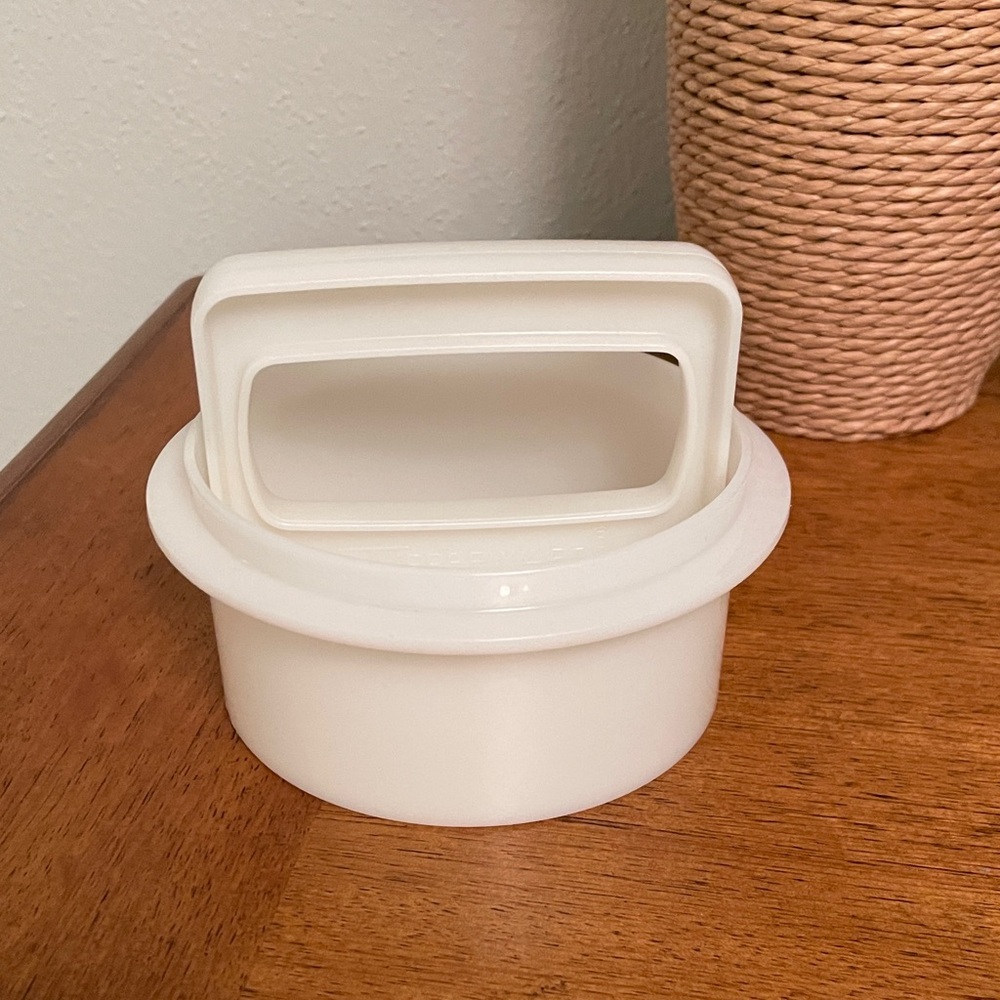 🌷Tupperware Hamburger Press 2 Piece Set Great Condition